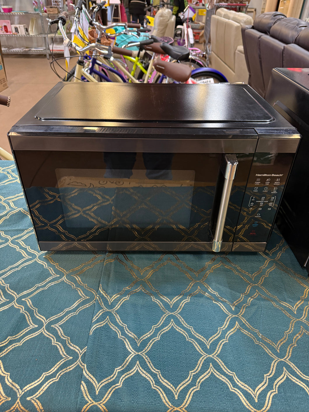 Hamilton Beach 1.1 cu ft Countertop Microwave Oven in Stainless Steel! (USED)