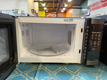 Hamilton Beach 1.1 cu ft Countertop Microwave Oven in Stainless Steel! (USED)