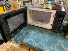 Hamilton Beach 1.1 cu ft Countertop Microwave Oven in Stainless Steel! (USED)