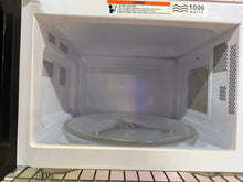 Hamilton Beach 1.1 cu ft Countertop Microwave Oven in White and Stainless Steel Color, Sensor Cook!! (USED - WORKS GREAT!)