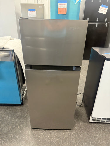 Vissani 4.5 cu. ft. 2-Door Mini Refrigerator in Platinum Steel with Freezer!! BRAND NEW!!
