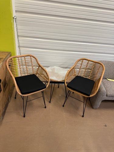 Winado 3-Piece Wicker Outdoor Bistro Set with Transparent Glass Table and Chair Seat Cushion! (NEW & ASSEMBLED)