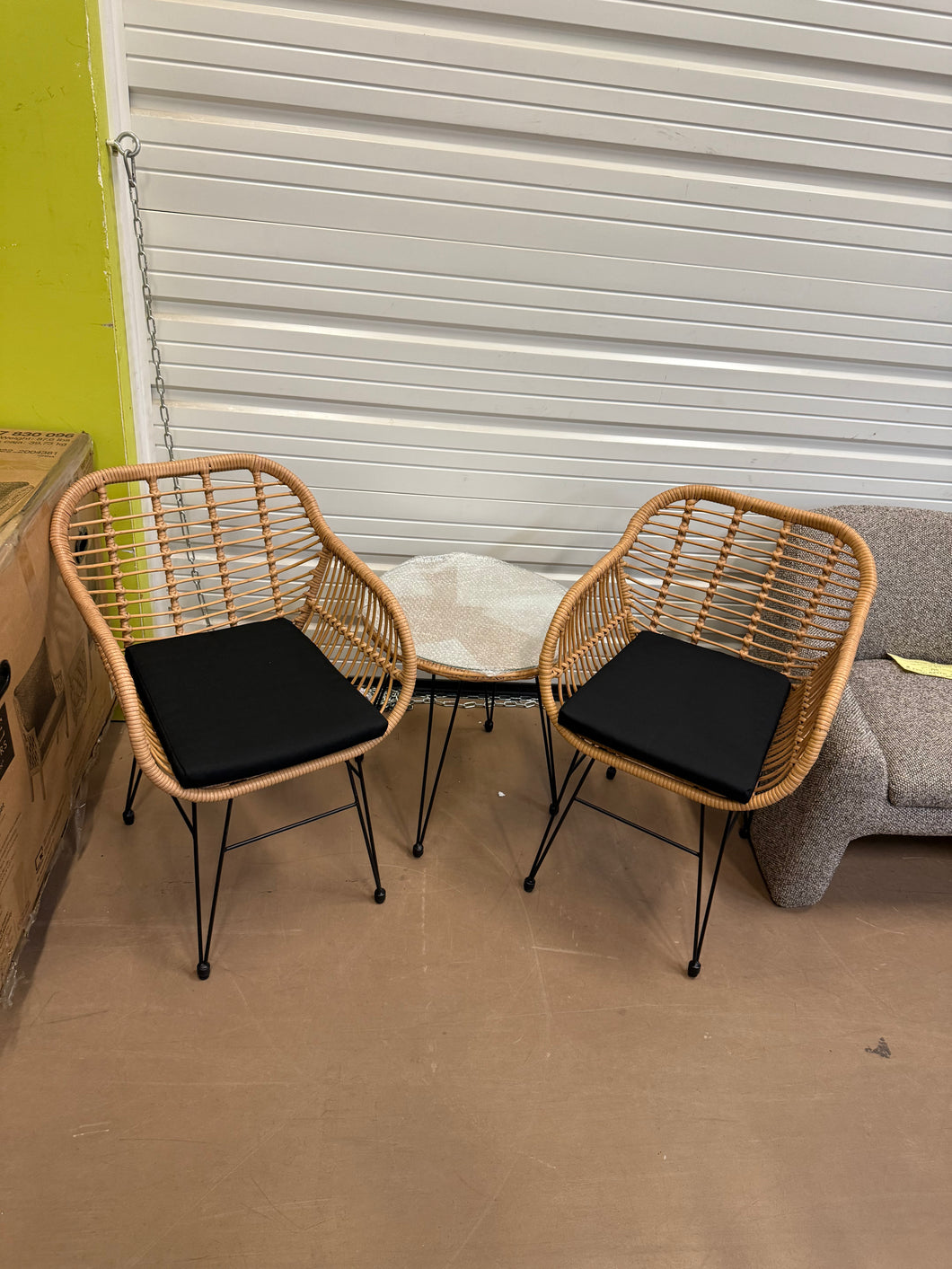 Winado 3-Piece Wicker Outdoor Bistro Set with Transparent Glass Table and Chair Seat Cushion! (NEW & ASSEMBLED)