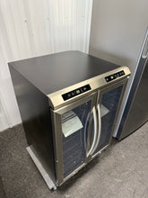 Avanti 24 in. 19-Bottle Wine & Beverage Cooler! (NEW - MINOR DENTS)