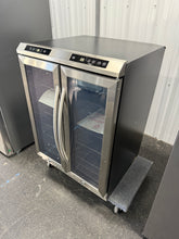Avanti 24 in. 19-Bottle Wine & Beverage Cooler! (NEW - MINOR DENTS)