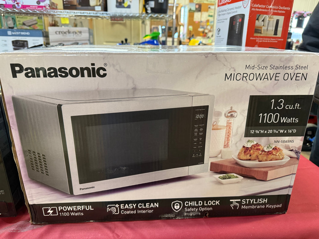 Panasonic 1.3 cu ft Countertop Microwave Oven in Glass Door! (NEW)