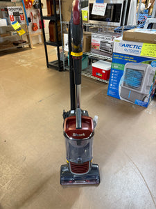 Shark Navigator Swivel Pro Upright Vacuum! (USED - VERY CLEAN!)