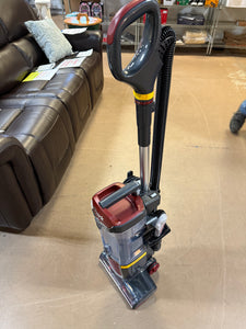 Shark Navigator Swivel Pro Upright Vacuum! (USED - VERY CLEAN!)