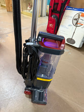 Shark Navigator Swivel Pro Upright Vacuum! (USED - VERY CLEAN!)