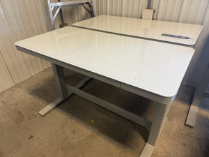 !!SALVAGE SPECIAL!! Tresanti Geller 47” Adjustable Height Desk, White!! DESK TOP DOES NOT POWER UP!!