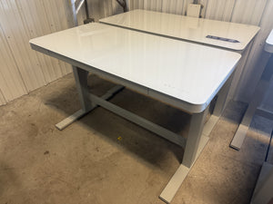 !!SALVAGE SPECIAL!! Tresanti Geller 47” Adjustable Height Desk, White!! DESK TOP DOES NOT POWER UP!!