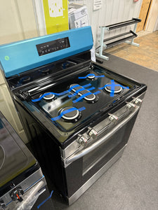 Frigidaire 30 in 5 Burner Freestanding Gas Range in Stainless Steel with Quick Boil and Steam Clean! (NEW - DENTED SIDES/HANDLE) - (GAS STOVE!)