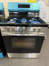 Frigidaire 30 in 5 Burner Freestanding Gas Range in Stainless Steel with Quick Boil and Steam Clean! (NEW - DENTED SIDES/HANDLE) - (GAS STOVE!)