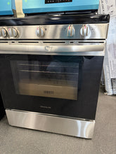 Frigidaire 30 in 5 Burner Freestanding Gas Range in Stainless Steel with Quick Boil and Steam Clean! (NEW - DENTED SIDES/HANDLE) - (GAS STOVE!)