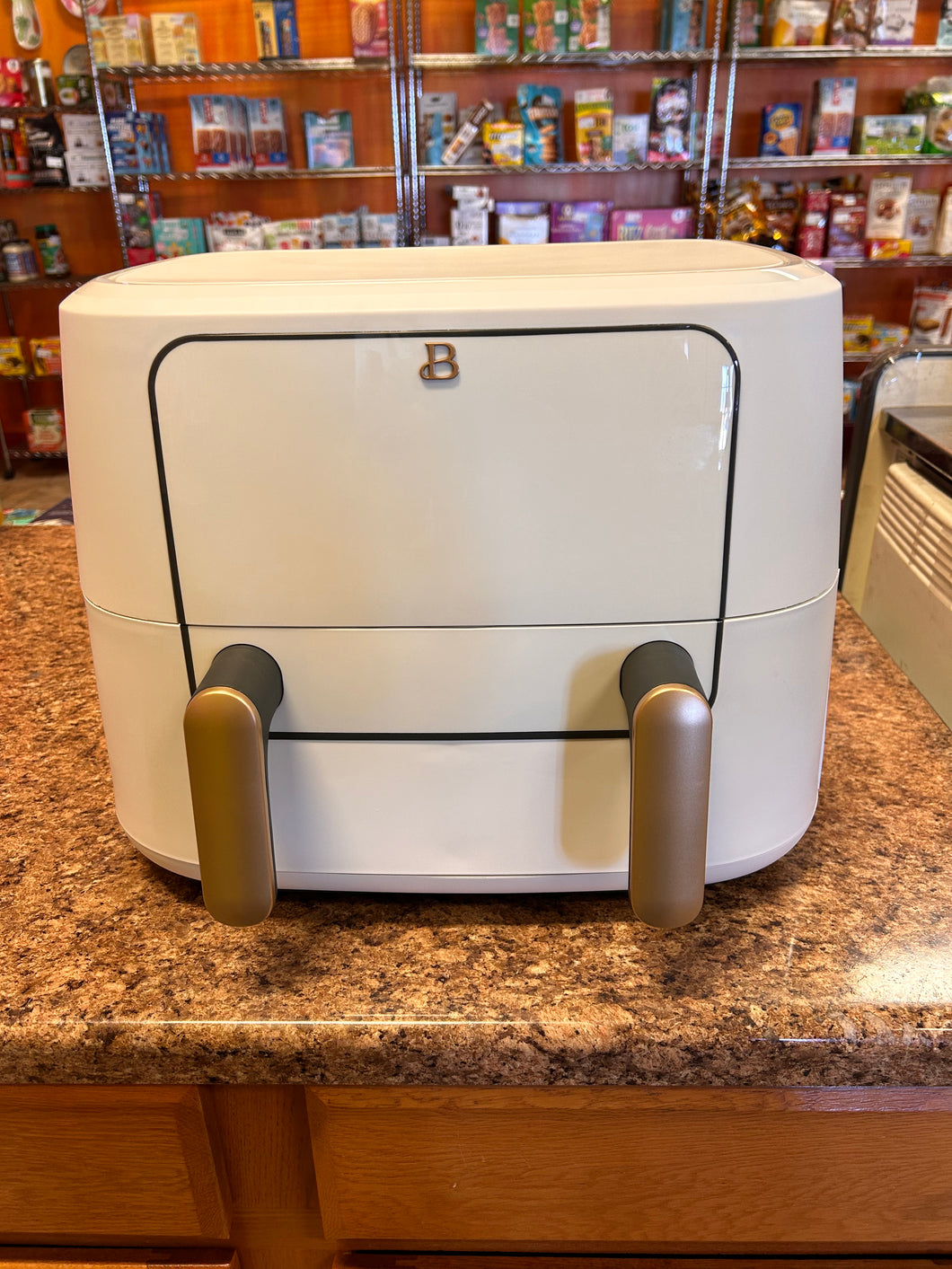 Beautiful 9QT TriZone Air Fryer, White Icing by Drew Barrymore! (NEW OUT OF BOX)