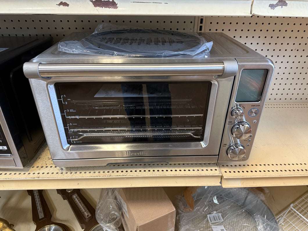 Breville Smart Oven Air Fryer Pro Stainless Steel!! BRAND NEW(MINOR DENTS FROM SHIPPING)!!
