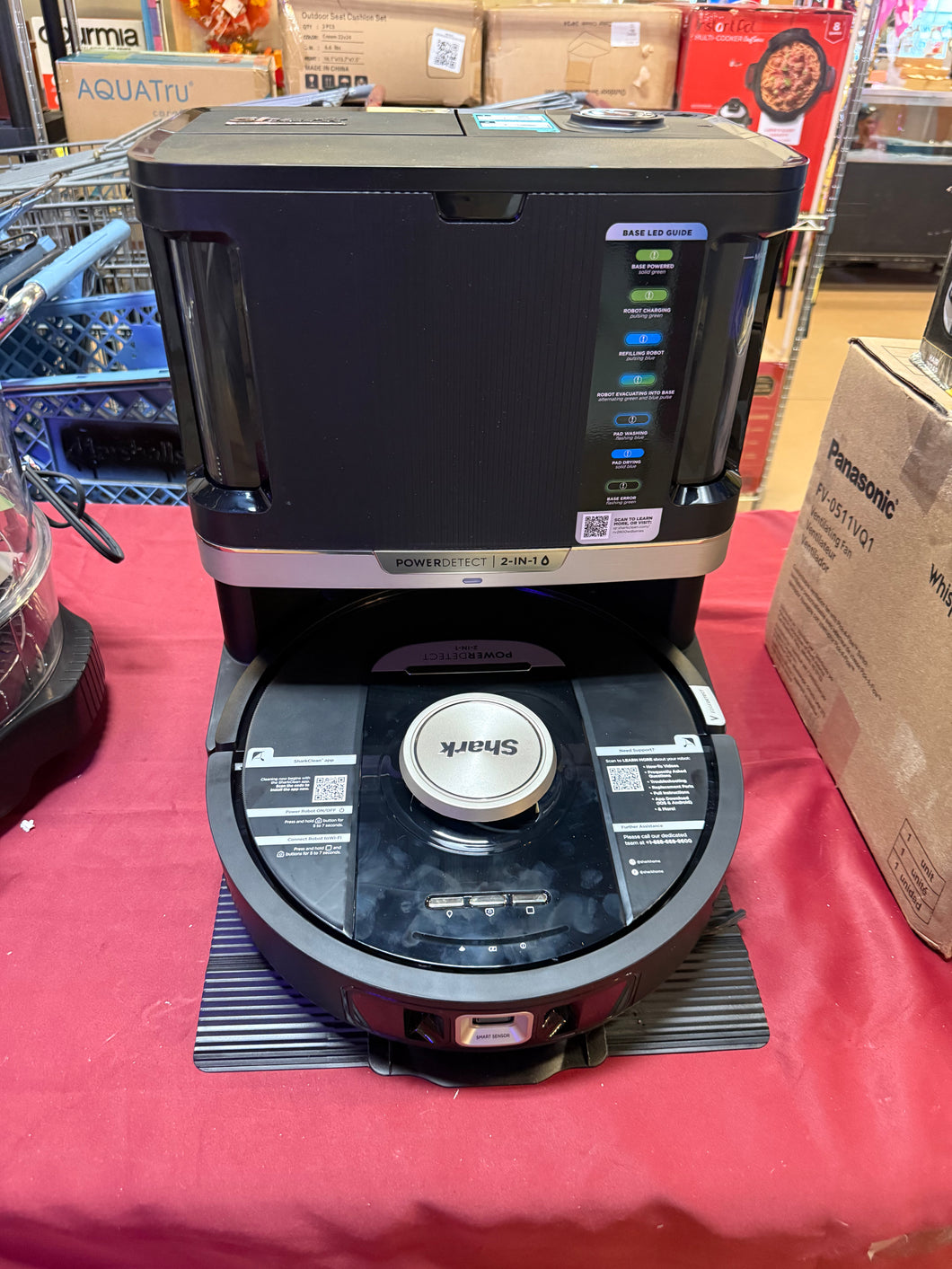 Shark Power Detect 2-in-1 Robot Vacuum and Mop with NeverTouch Pro Base!! USED, VERY CLEAN(TESTED WORKS GREAT)!!