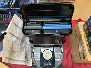 Shark Power Detect 2-in-1 Robot Vacuum and Mop with NeverTouch Pro Base!! USED, VERY CLEAN(TESTED WORKS GREAT)!!