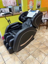 Zero Gravity Full Body Massage Chair with Heat Foot Rollers Bluetooth Audio and 5 Auto Modes! (NEW - MINOR DAMAGE ON SIDE)