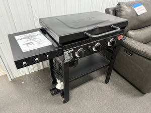 Char-Griller Flat Iron 3-Burner Outdoor Griddle Gas Grill with Lid in Black!! NEW AND ASSEMBLED (HOOD IS DENTED FROM SHIPPING)!!