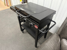 Char-Griller Flat Iron 3-Burner Outdoor Griddle Gas Grill with Lid in Black!! NEW AND ASSEMBLED (HOOD IS DENTED FROM SHIPPING)!!