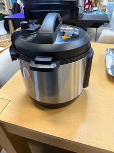 Instant Pot 6qt 9-in-1 Pressure Cooker Bundle: Stainless Steel, Rice & Multi Cooker, Locking Lid, 1000W, Black!! NEW IN BOX!!