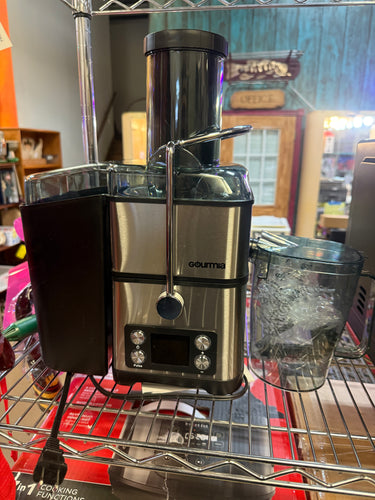 Gourmia 6 Speed Wide Mouth Juice Extraction with Self-Clean: Stainless Steel Juicer, 800W, Dishwasher-Safe Parts!! VERY LIGHTLY USED, VERY CLEAN!!