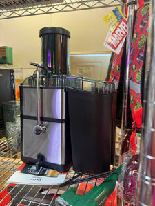 Gourmia 6 Speed Wide Mouth Juice Extraction with Self-Clean: Stainless Steel Juicer, 800W, Dishwasher-Safe Parts!! VERY LIGHTLY USED, VERY CLEAN!!