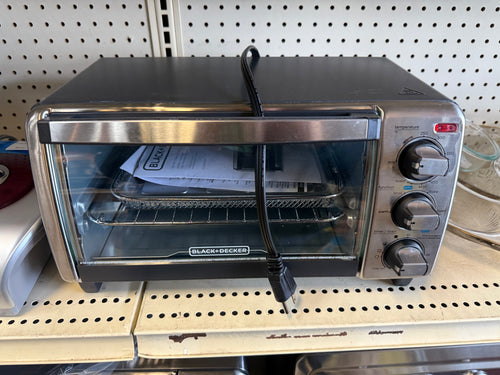 BLACK+DECKER 4 Slice Toaster Oven, Silver!! NEW OUT OF BOX!!