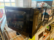 Kenmore 0.7 cu-ft Microwave - Black! (USED LIGHTLY - VERY CLEAN - MINOR DENT!