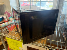 Kenmore 0.7 cu-ft Microwave - Black! (USED LIGHTLY - VERY CLEAN - MINOR DENT!