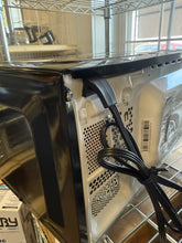 Kenmore 0.7 cu-ft Microwave - Black! (USED LIGHTLY - VERY CLEAN - MINOR DENT!