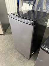 Midea 4.4 cu ft Compact Refrigerator: Energy Star Certified, Freestanding, Space-Saving, Adjustable Shelves, Dorm Fridge! (BRAND NEW)