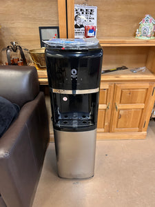 Primo Deluxe Bottom Load Black and Stainless Water Dispenser! (NEW OUT OF BOX)