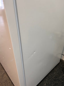 Whirlpool 18.2-cu ft Top-Freezer Refrigerator (White)! (NEW - SCRATCH/DENT)