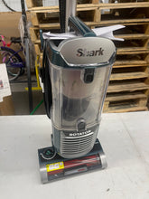 Shark
Rotator Swivel Pro Bagless Corded HEPA Filter Upright Vacuum for Multisurface, Carpet & Hardwood/ Wood Laminate in Green- slightly used - like new