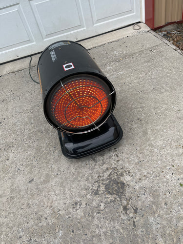 Remington 80,000 BTU Battery Operated Kerosene/Diesel Radiant Space Heater with Thermostat - Battery Not Included- will work with 20 volt DeWalt / Black & Decker / Milwaukee/ Porter Cable batteries 

new and tested - see video on our online catalog