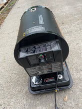 Remington 80,000 BTU Battery Operated Kerosene/Diesel Radiant Space Heater with Thermostat - Battery Not Included- will work with 20 volt DeWalt / Black & Decker / Milwaukee/ Porter Cable batteries 

new and tested - see video on our online catalog