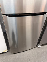 LG 33 in. W 24 cu. ft. Top Freezer Refrigerator w/ LED Lighting and Multi-Air Flow in Stainless Steel, ENERGY STAR! (BRAND NEW)