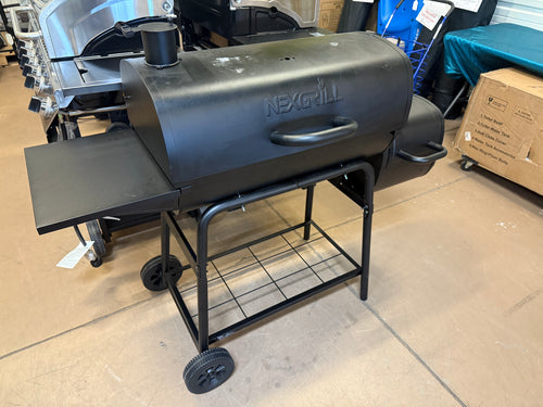 Nexgrill 29 in. Barrel Offset Charcoal Smoker and Grill in Black!! NEW AND ASSEMBLED(MISSING TEMP GUAGE)!!