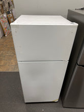 GE 16.6 cu. ft. Top Freezer Refrigerator in White! (NEW - SCRATCH/DENT)