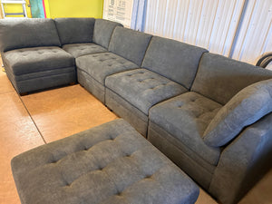Thomasville Tisdale Fabric Sectional with Storage Ottoman!! BRAND NEW OUT OF BOX!!