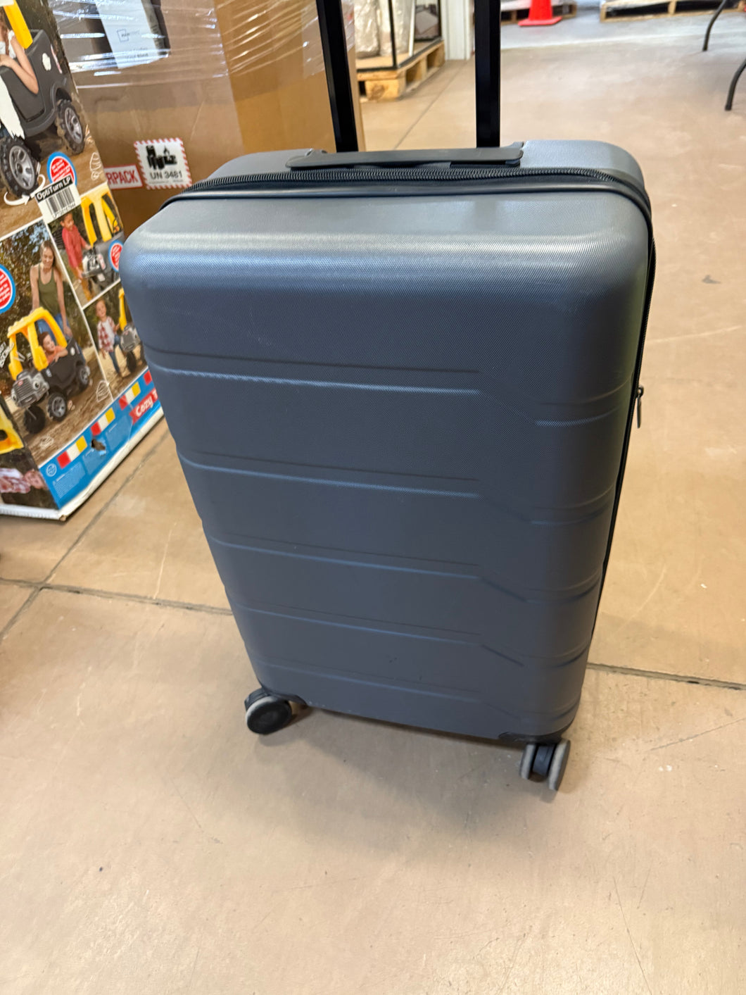 Hardside Medium Checked Spinner Suitcase - Open Story, Gray!! NEW!!