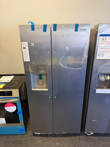 Frigidaire Gallery 22.3-cu ft Side-by-Side Refrigerator with Ice Maker ,Water and Ice Dispenser ( Fingerprint Resistant Stainless Steel ) ENERGY STAR Certified! (BRAND NEW - MISSING HANDLES!)