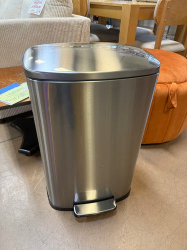 iTouchless 13.2 Gal. Stainless Steel Rectangular Metal Household Trash Can with Trash Sticker, SoftStep, and Inner Bucket!! NEW OUT OF BOX!!