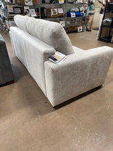 Thomasville Maya Queen Size Sleeper Sofa! (NEW - MINOR SHIPPING DEFECT)