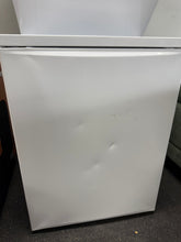 GAS!! Frigidaire 3.9 cu. ft. Washer and 5.6 cu. ft. Gas Dryer Combo in White with Quick Wash & Dry Cycle, MaxFill and Long Vent! (BRAND NEW - SCRATCH/DENT) - GAS!