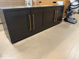 Evelyn&Zoe Tillman Rectangular TV Stand for TV's up to 75", Black Grain! (NEW & ASSEMBLED - MINOR HOLE ON TOP!)