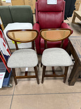 Charnese 24'' Counter Stool (Set of 2)