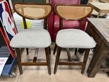 Charnese 24'' Counter Stool (Set of 2)